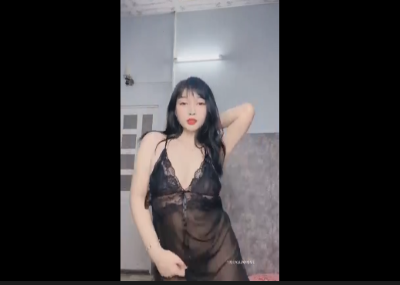Video khoe body của em thiên ý
